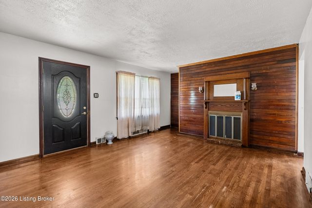 6308 Cooper Chapel Rd, Louisville, KY 40229