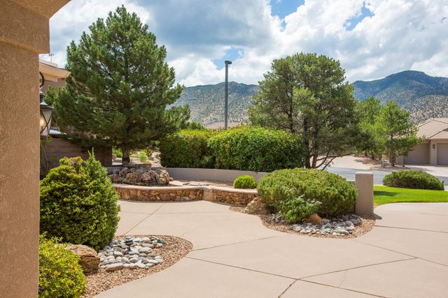 13215 Canyon Edge Trail NE, Albuquerque, NM 87111