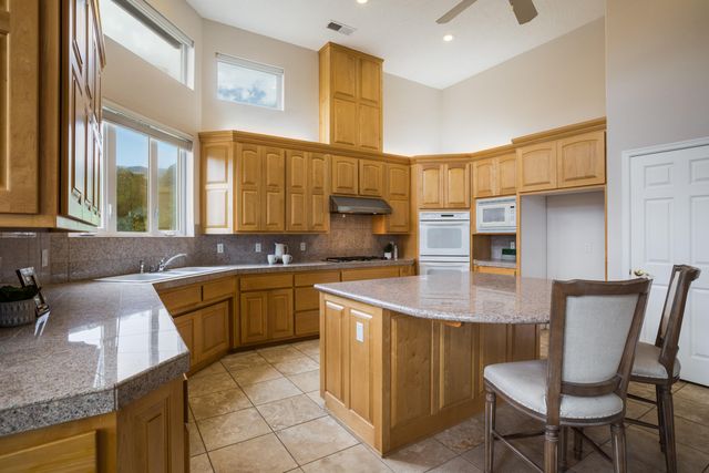 13215 Canyon Edge Trail NE, Albuquerque, NM 87111