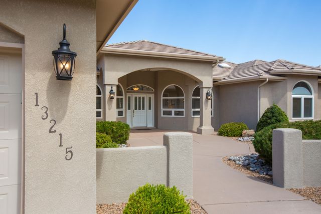 13215 Canyon Edge Trail NE, Albuquerque, NM 87111