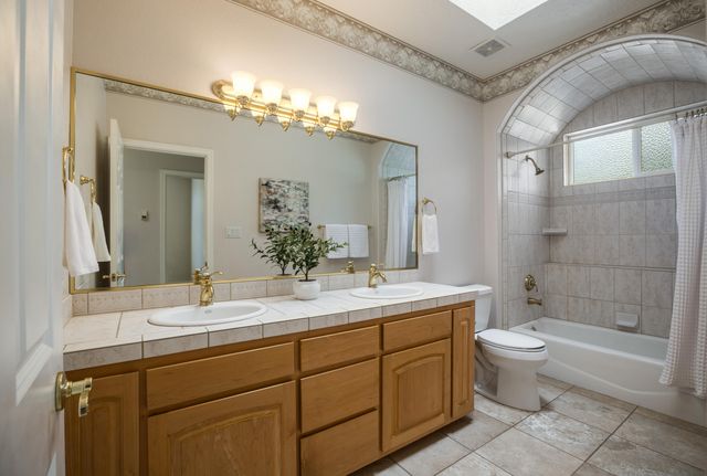13215 Canyon Edge Trail NE, Albuquerque, NM 87111