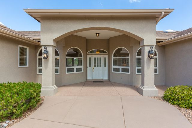 13215 Canyon Edge Trail NE, Albuquerque, NM 87111