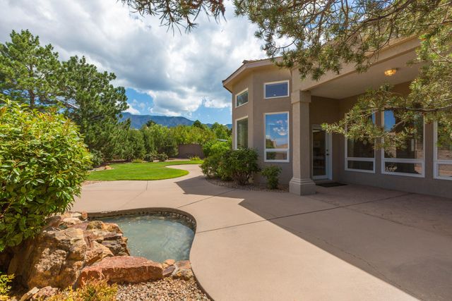 13215 Canyon Edge Trail NE, Albuquerque, NM 87111