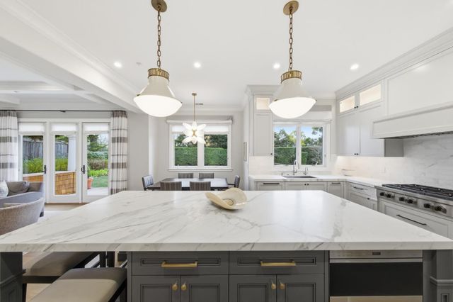 530 Barbara Way, Hillsborough, CA 94010