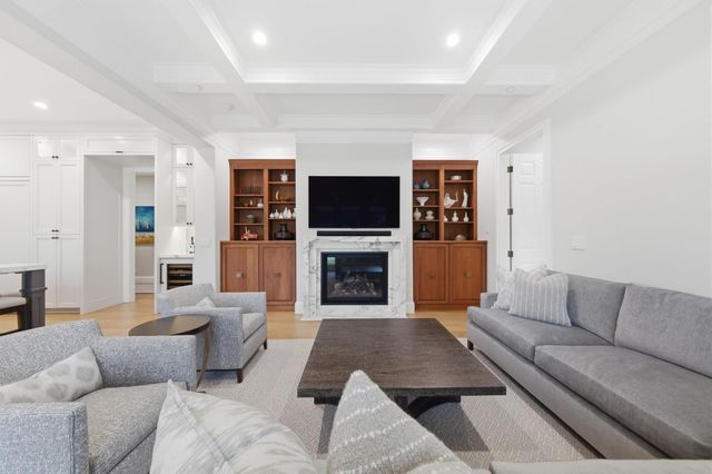 530 Barbara Way, Hillsborough, CA 94010