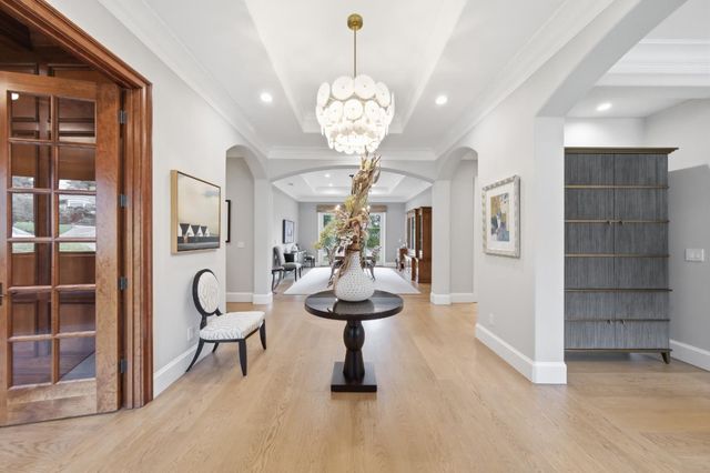 530 Barbara Way, Hillsborough, CA 94010