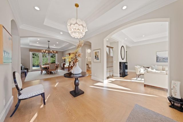 530 Barbara Way, Hillsborough, CA 94010