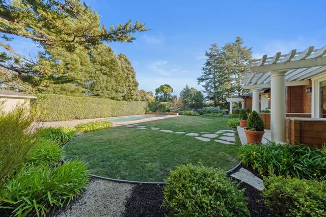 530 Barbara Way, Hillsborough, CA 94010