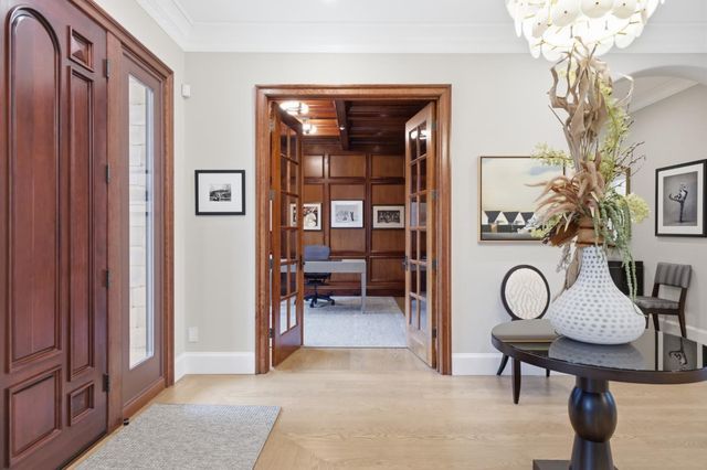 530 Barbara Way, Hillsborough, CA 94010