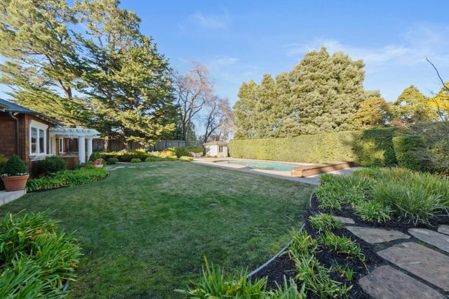 530 Barbara Way, Hillsborough, CA 94010