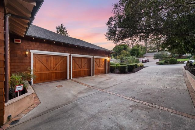 530 Barbara Way, Hillsborough, CA 94010