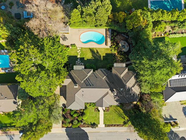 530 Barbara Way, Hillsborough, CA 94010