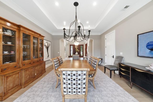 530 Barbara Way, Hillsborough, CA 94010