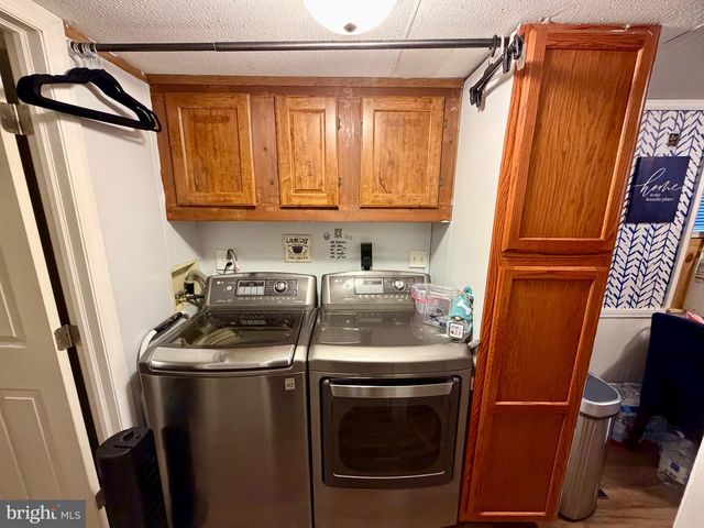 19 SUNFLOWER DR, Ephrata, PA 17522