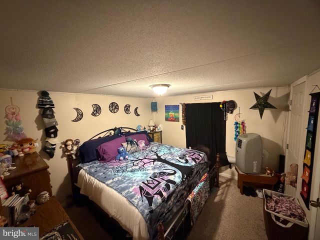 19 SUNFLOWER DR, Ephrata, PA 17522