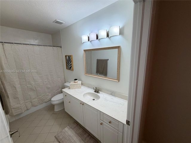 652 NE 63rd St 404, Miami, FL 33138