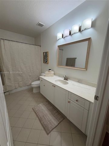 652 NE 63rd St 404, Miami, FL 33138