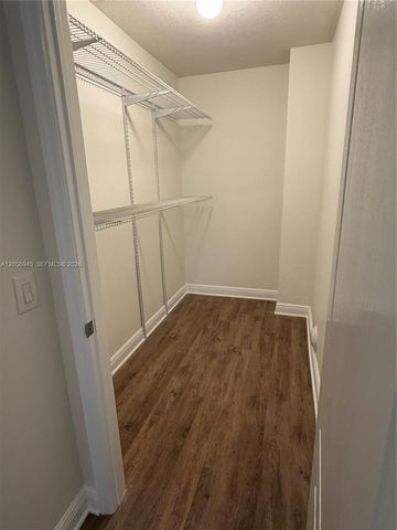 652 NE 63rd St 404, Miami, FL 33138