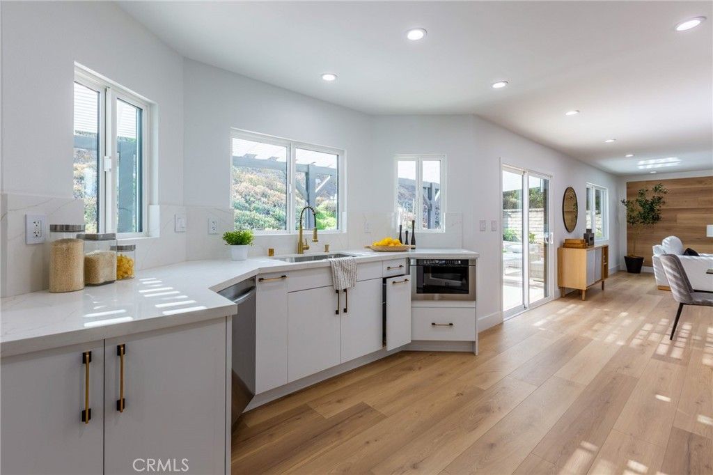 Image 14 of property listing at 17008 Tennyson, Granada Hills, CA 91344