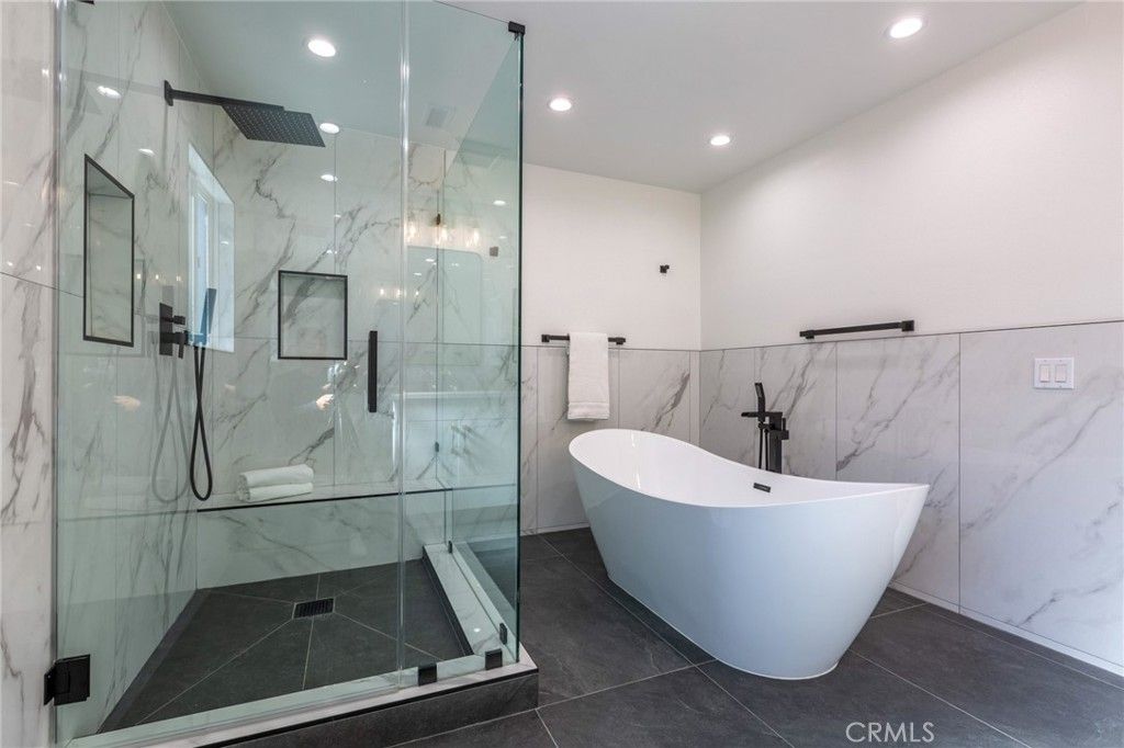 Image 25 of property listing at 17008 Tennyson, Granada Hills, CA 91344