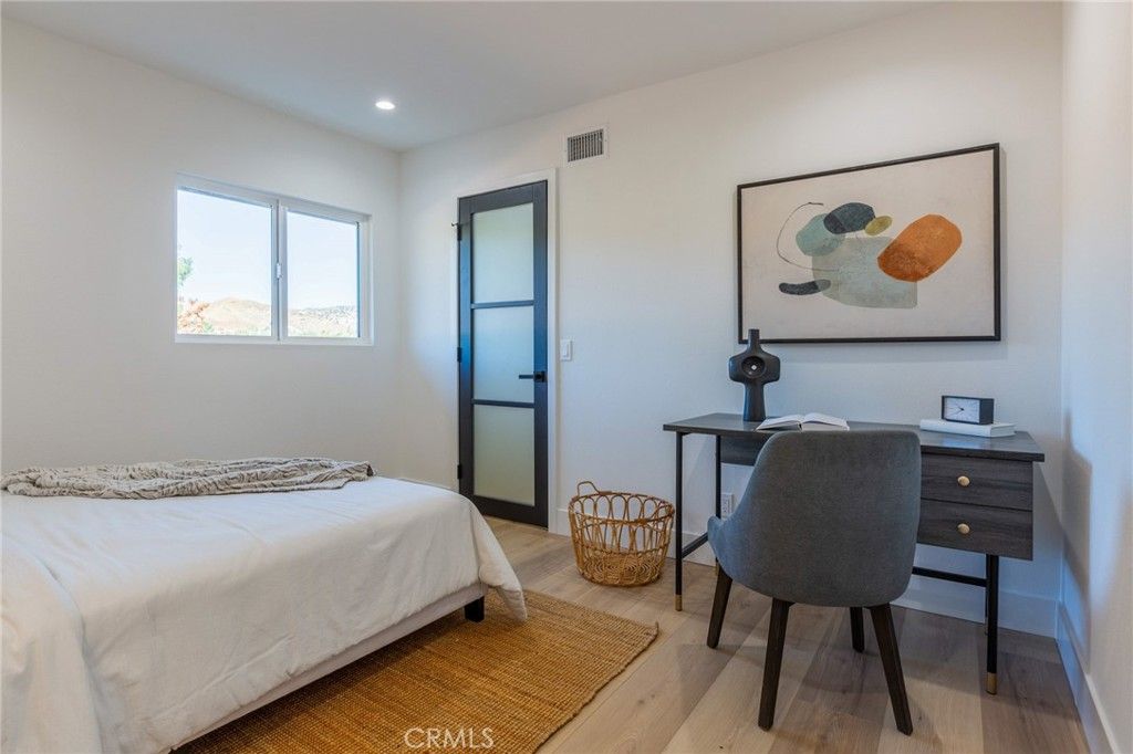 Image 39 of property listing at 17008 Tennyson, Granada Hills, CA 91344