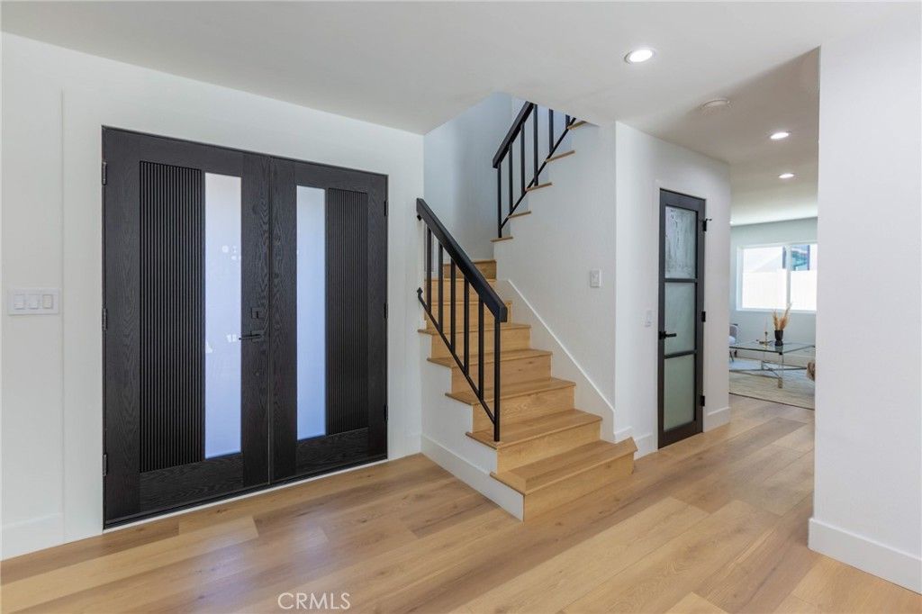 Image 4 of property listing at 17008 Tennyson, Granada Hills, CA 91344