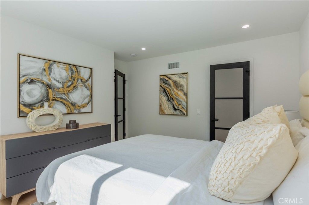 Image 44 of property listing at 17008 Tennyson, Granada Hills, CA 91344