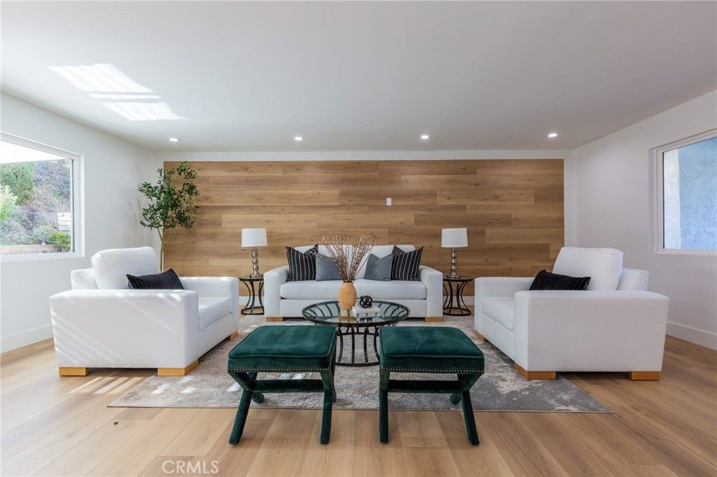 Image 6 of property listing at 17008 Tennyson, Granada Hills, CA 91344