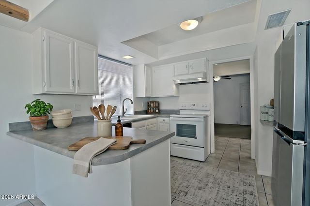 1807 N VENTURA Lane, Tempe, AZ 85288