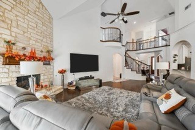 416 Shadow Creek Drive, Desoto, TX 75115