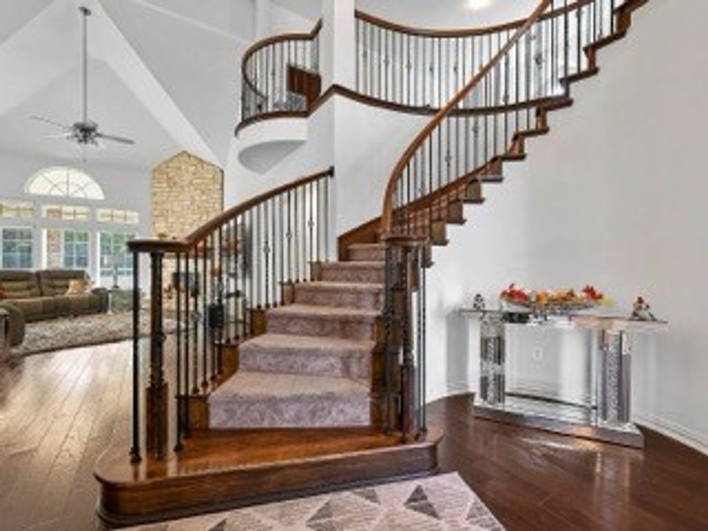 416 Shadow Creek Drive, Desoto, TX 75115