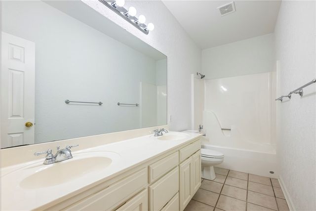 4205 W Worthington Drive, Rogers, AR 72758