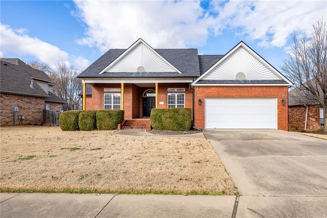 4205 W Worthington Drive, Rogers, AR 72758