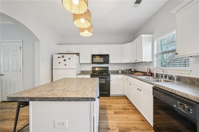 2147 Del Lago Circle 12, Kennesaw, GA 30152