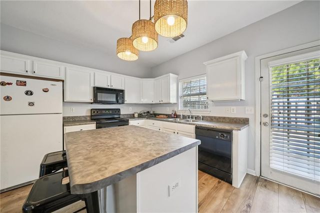 2147 Del Lago Circle 12, Kennesaw, GA 30152