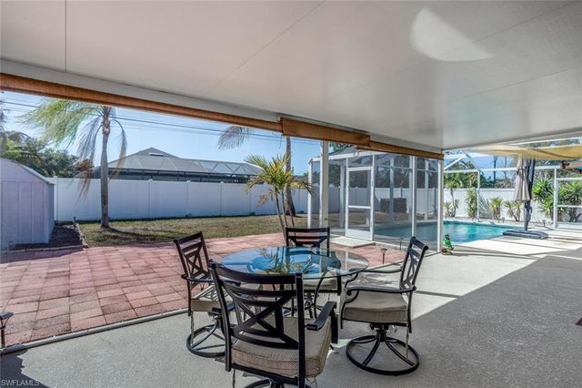 322 SW 28th TER, Cape Coral, FL 33914