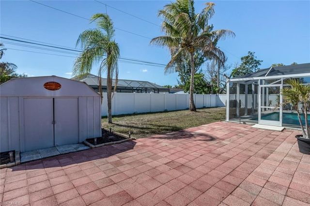 322 SW 28th TER, Cape Coral, FL 33914