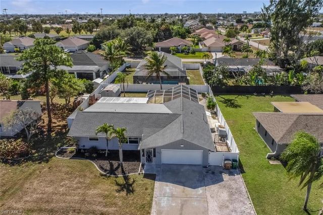 322 SW 28th TER, Cape Coral, FL 33914