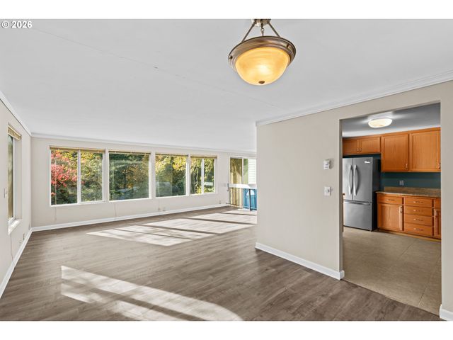505 LOCHMOOR Pl, Eugene, OR 97405