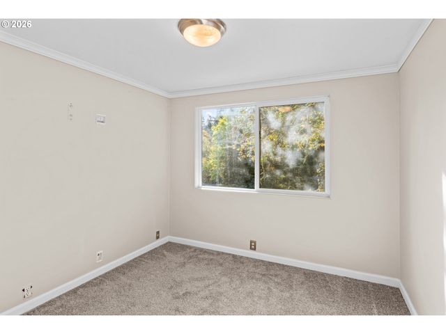 505 LOCHMOOR Pl, Eugene, OR 97405