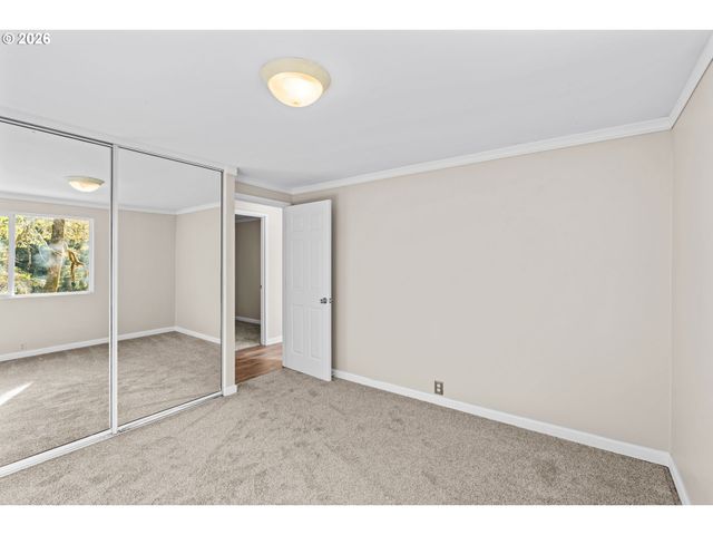 505 LOCHMOOR Pl, Eugene, OR 97405