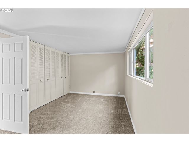 505 LOCHMOOR Pl, Eugene, OR 97405
