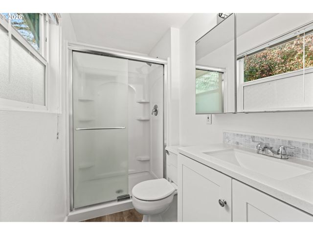 505 LOCHMOOR Pl, Eugene, OR 97405