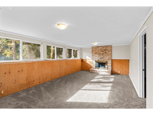 505 LOCHMOOR Pl, Eugene, OR 97405
