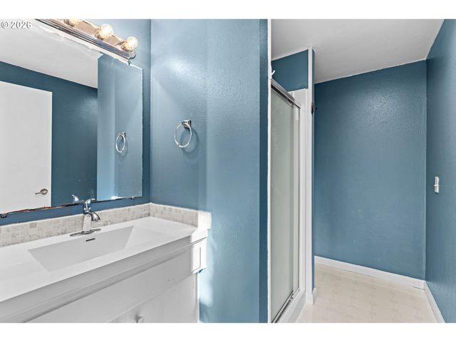 505 LOCHMOOR Pl, Eugene, OR 97405
