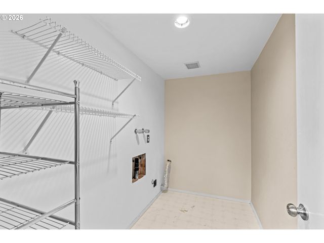 505 LOCHMOOR Pl, Eugene, OR 97405
