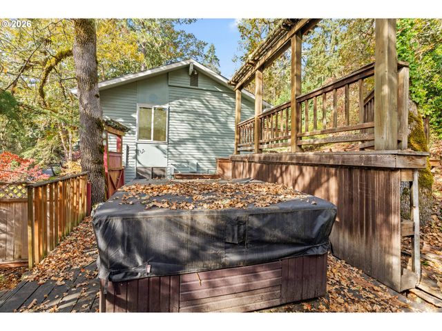 505 LOCHMOOR Pl, Eugene, OR 97405