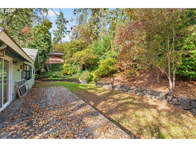505 LOCHMOOR Pl, Eugene, OR 97405