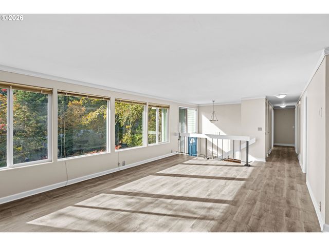 505 LOCHMOOR Pl, Eugene, OR 97405