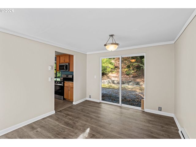 505 LOCHMOOR Pl, Eugene, OR 97405
